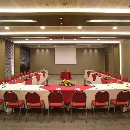 Casa Dann Carlton Hotel & Spa Bogota Exterior photo Meeting room
