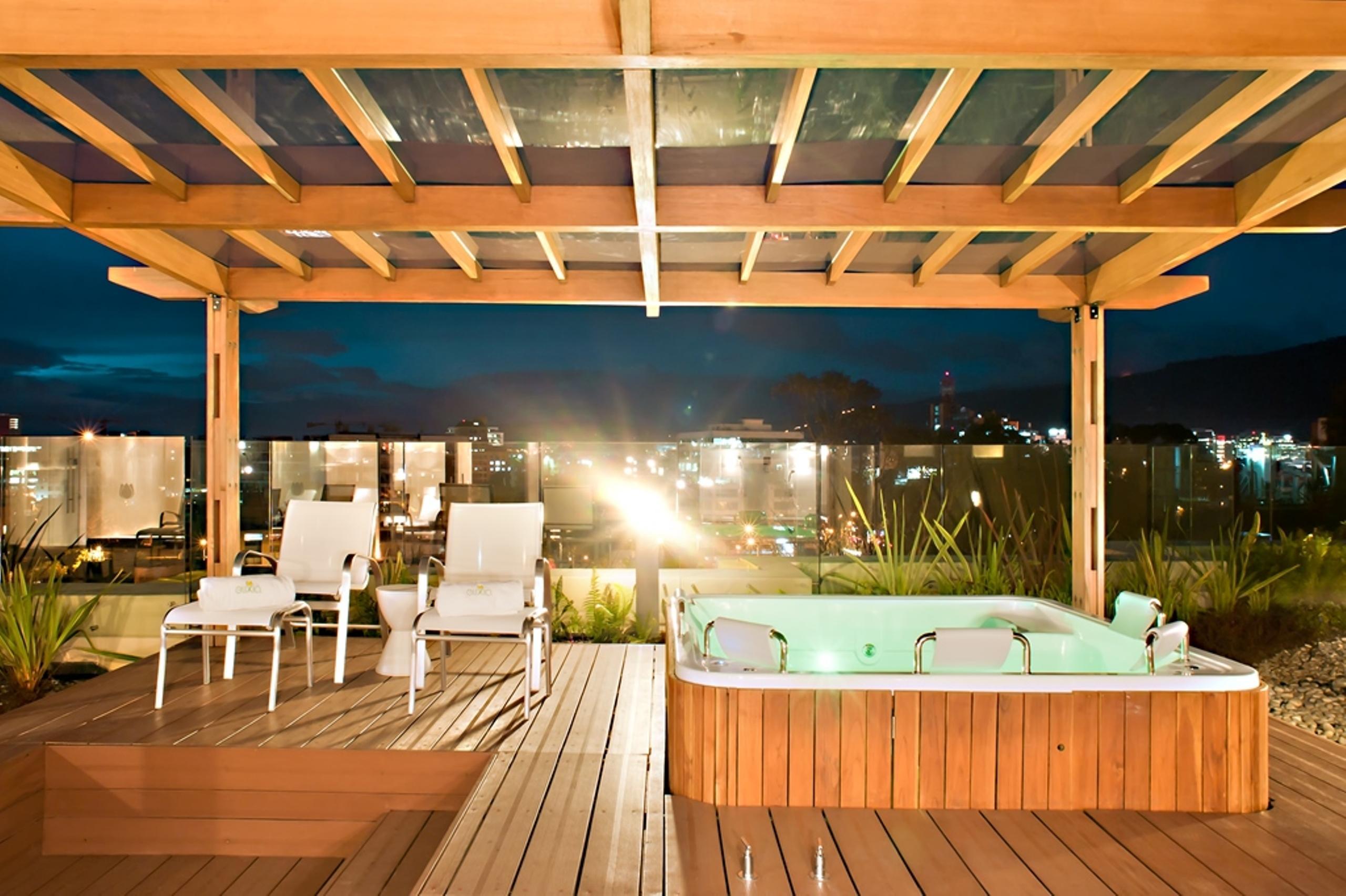 Casa Dann Carlton Hotel & Spa Bogota Exterior photo A rooftop spa